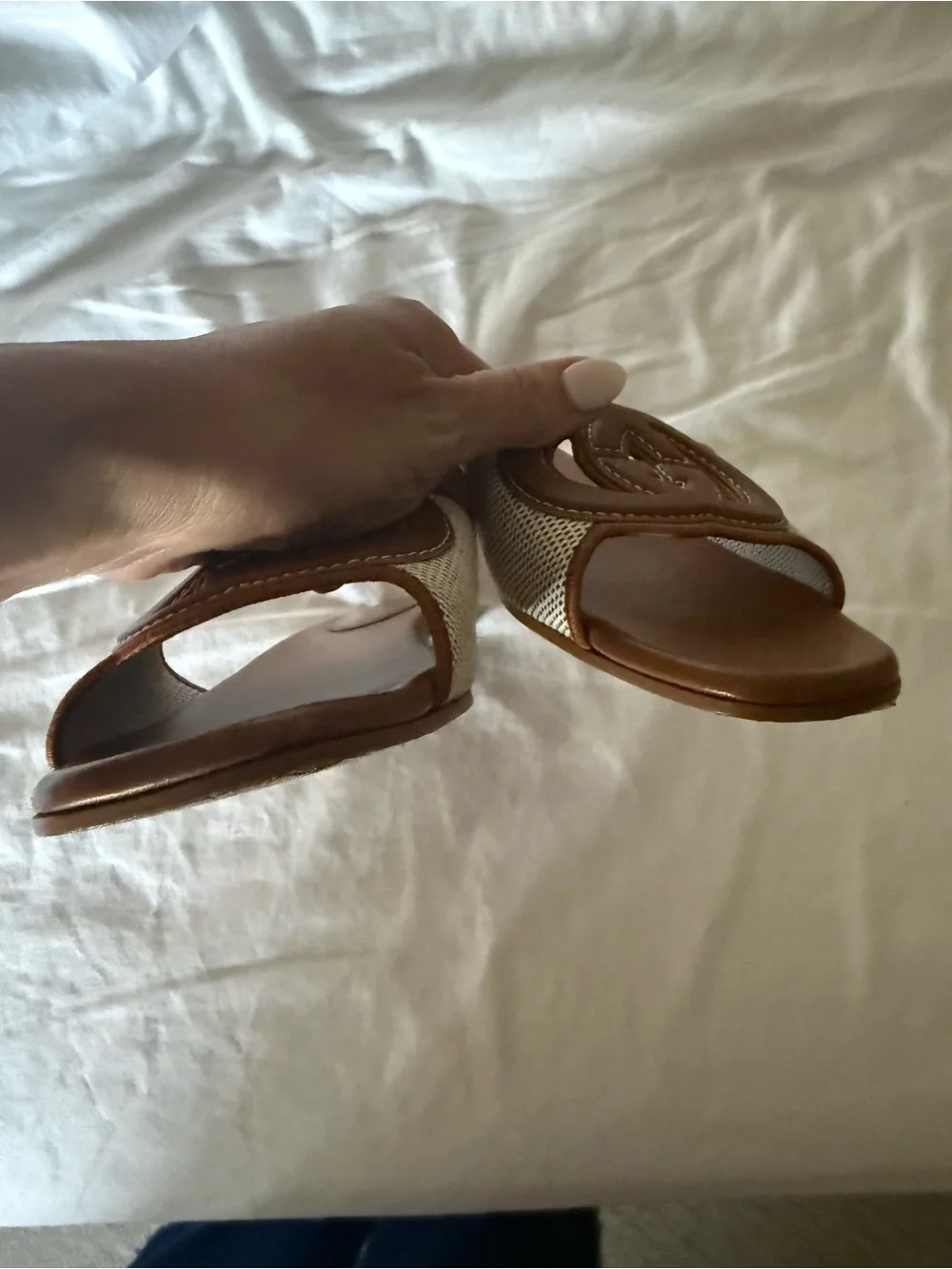 Gucci Brown Leather Logo Slide Sandals with Woven Upper - Picture 3 of 11